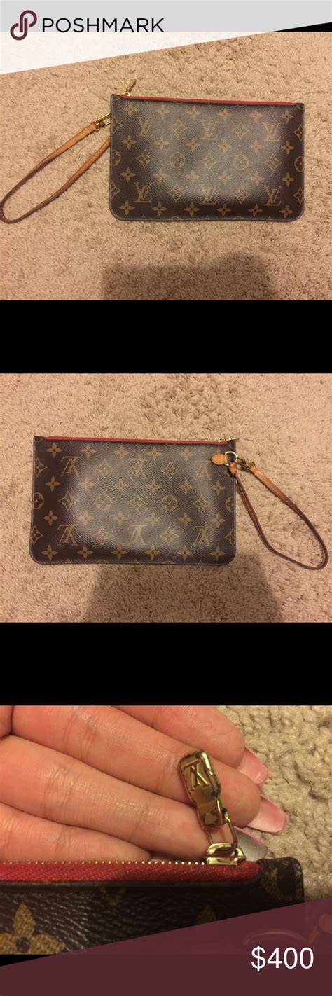 lv wristlet wallet